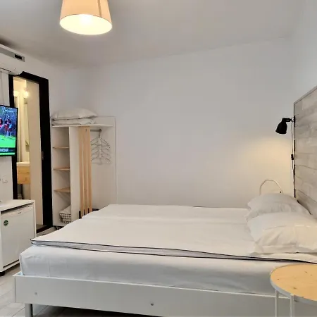 Privatunterkunft Casa Eladi *