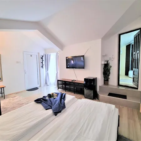 Проживание в семье Casa Eladi Эфорие-Суд