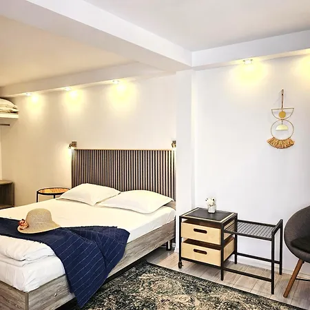 Δωμάτια σε οικογενειακή κατοικία Casa Eladi *