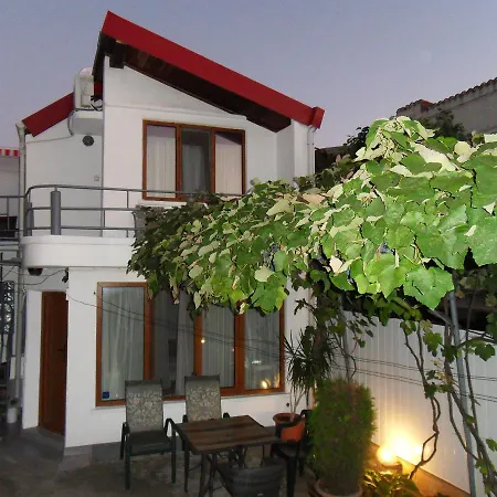 Casa Eladi Homestay